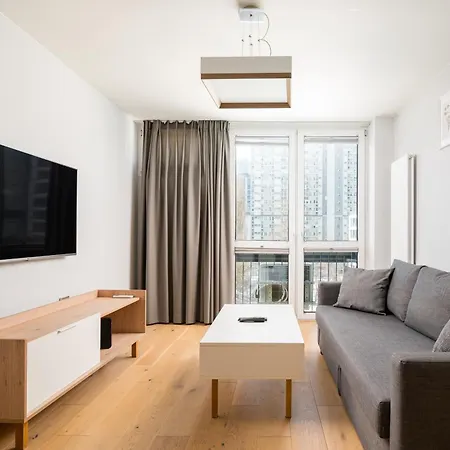 Rondo Onz Modern By Bookinghost 바르샤바