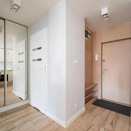 Rondo Onz Modern By Bookinghost 바르샤바