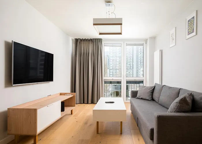 Rondo Onz Modern By Bookinghost ורשה