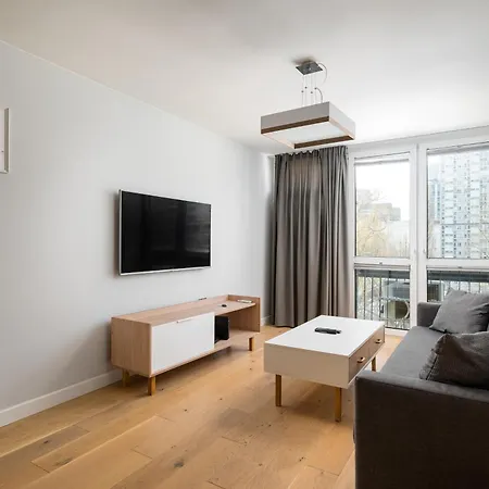 Rondo Onz Modern By Bookinghost 华沙