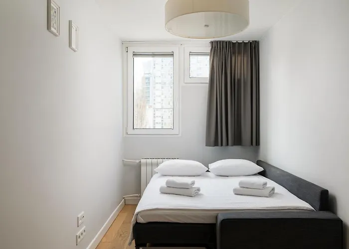 Rondo Onz Modern By Bookinghost Appartement Warschau