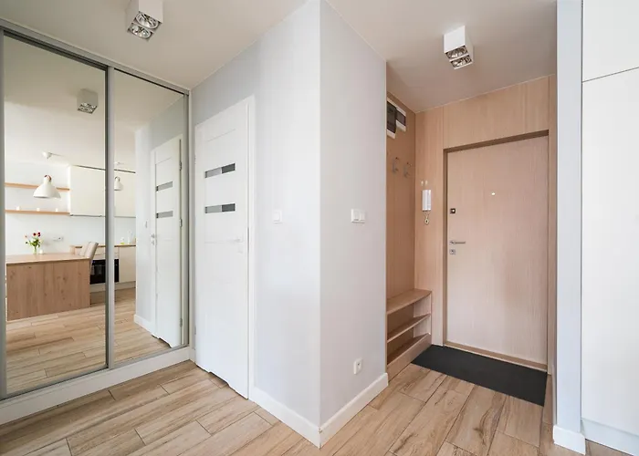 Rondo Onz Modern By Bookinghost Warschau