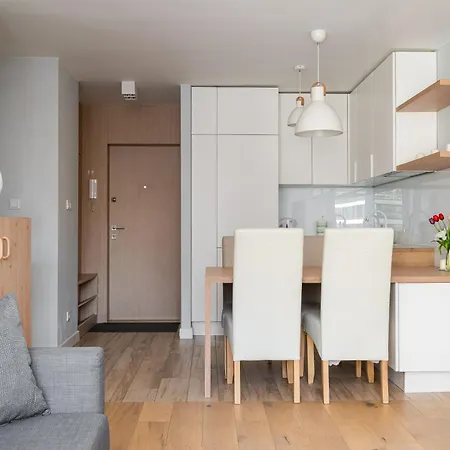 Apartment Rondo Onz Modern By Bookinghost