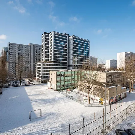 Apartment Rondo Onz Modern By Bookinghost